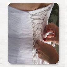 Photographie de robe de mariage de laçage de main  tapis de souris