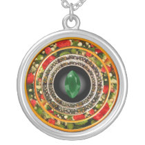 Pierre verte en collier floral de cadres