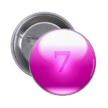 Pin 7 chanceux rose badge avec épingle