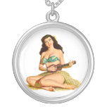 Pin vers le haut de fille collier