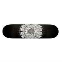 Planche à roulettes noire et blanche de flocon de 