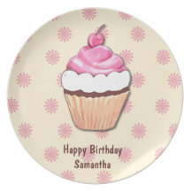 Plat rose de petit gâteau d'anniversaire assiette