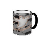 pleine tasse de des bonbons ou un sort