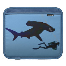 Plongeurs autonomes et requins poches pour iPad