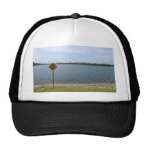 Prenez garde du signe d'alligator par l'étang casquettes