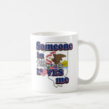 Quelqu'un en Illinois m'aime Mugs