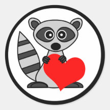 Raton laveur mignon de bande dessinée tenant le co adhésifs ronds