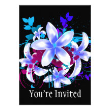 Remous et floc magenta de grunge de fleurs bleues  faire-parts