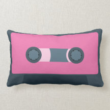 Rétro enregistreur à cassettes rose oreiller