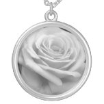 Roses roses dans Anzures 4 B&W Collier Personnalisé