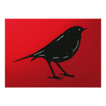 Rouge d'oiseau de noir d'invitation de carte posta