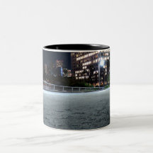 Rue vide tasse