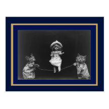Sauter vintage de chats et de poupée de carte post