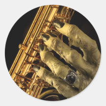 Saxophone avec la main de monstre adhésif