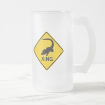 Signe de route de croisement d'alligator tasse à café