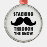 STACHING PAR L'ORNEMENT DE NEIGE