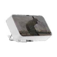 Surfer montant le griffonnage de statue de vague haut-parleur notebook