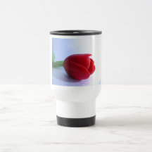 Tasse assez rouge de voyage de tulipe