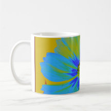 Tasse bleue de cosmos