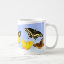 Tasse complètement de papillons