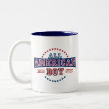 Tasse de café cent pour cent américaine de garçon