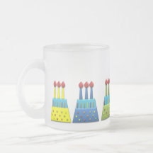 Tasse de gâteau d'anniversaire d'arc-en-ciel de pa