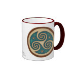 Tasse foncée de Triskele