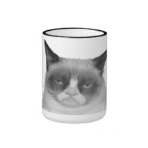 Tasse grincheuse de chat (aucun texte)