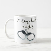 Tasse vilaine se sentante