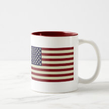 Tasse vintage piquée de drapeau