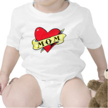 Tatouage de coeur de maman t-shirt