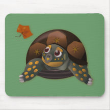 Tortue de boîte avec la feuille d'automne tapis de souris