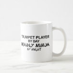 Trompette Ninja mortel par nuit Mugs À Café