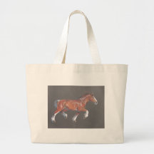 Trot de cheval de trait sacs