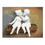 Un baiser doux innocent d'enfance carte postale