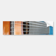 Un plan rapproché des ficelles de guitare adhésif pour voiture
