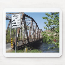 Un pont de ruelle tapis de souris