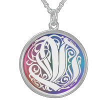 V monogramme initial" collier fantaisie gothique "