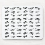 Vieux avions dans des avions noirs et blancs et vi tapis de souris