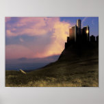 Ville sur une colline affiche