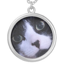 Visage noir et blanc mignon de chat pendentifs