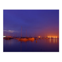 voiliers dans la marina à la carte postale de crép