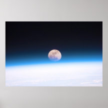 Volle maan door atmosfeer gedeeltelijk wordt verdu plaat
