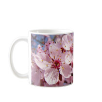 Vous aimant doux ! La tasse de café attaque les fl