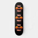Recherche de sppoky skateboards Halloween