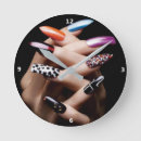Recherche de ongle horloges Moderne