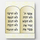 Recherche de dix plaques Commandements