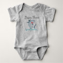 Recherche de requin bébé vêtements Nom