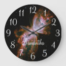 Zoek naar kosmische ruimte klokken Nebula