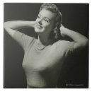 Recherche de pièce de corps humain carreaux Cru